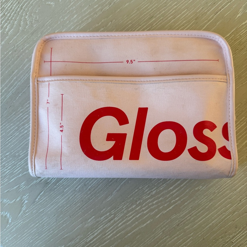 Glossier. Beauty Bag